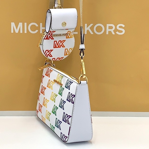 MICHAEL KORS
Jet Set Logo Crossbody Bag with Case for Apple AirPods Pro - Picture 8 of 16